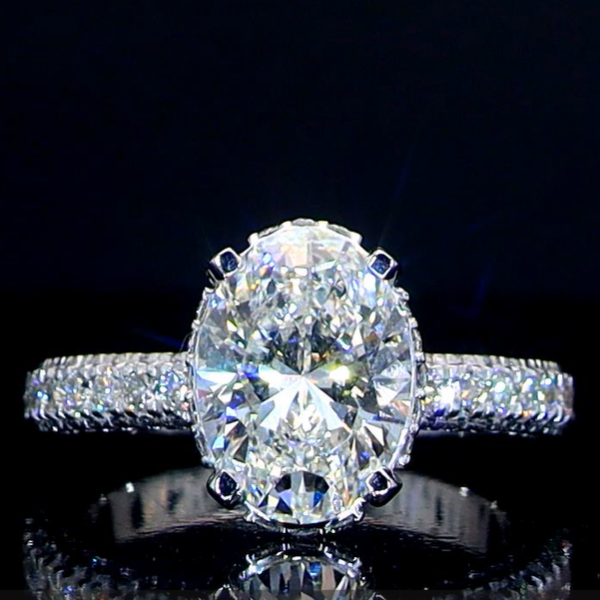 Picture of 3 Carat Solitaire Oval Cut Ring.(4.60 Ctw Diamonds)