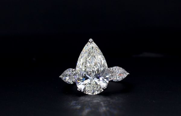 Picture of 5.50 Ct Pear Shaped Solitaire With Matching Pear Side Stones. (6.60CtW Diamonds)