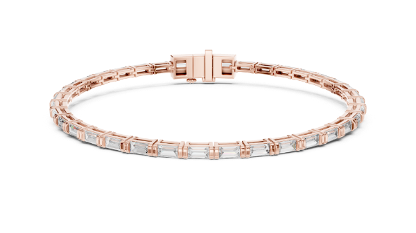 Picture of Linéaire Luxe 3.7 Carat – Sleek Baguette Diamond Bracelet