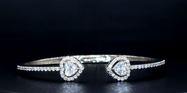 Picture of 2.80 Carat Halo Heart Bracelet 